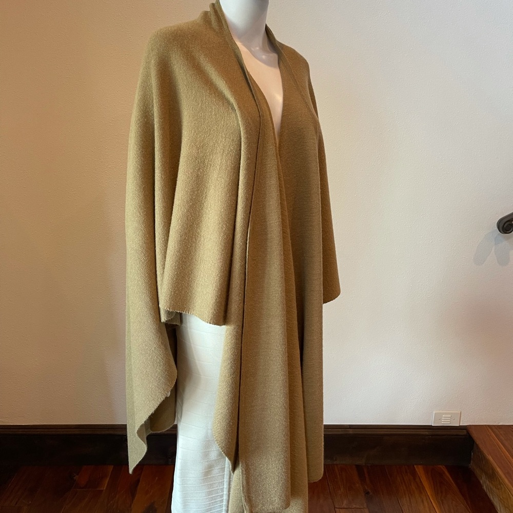 Peruvian Alpaca Oversized Wrap in Caramel